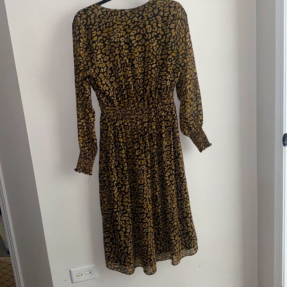 Who What Wear Cheetah Print Long Sleeve Midi Dress - Picture 5 of 5